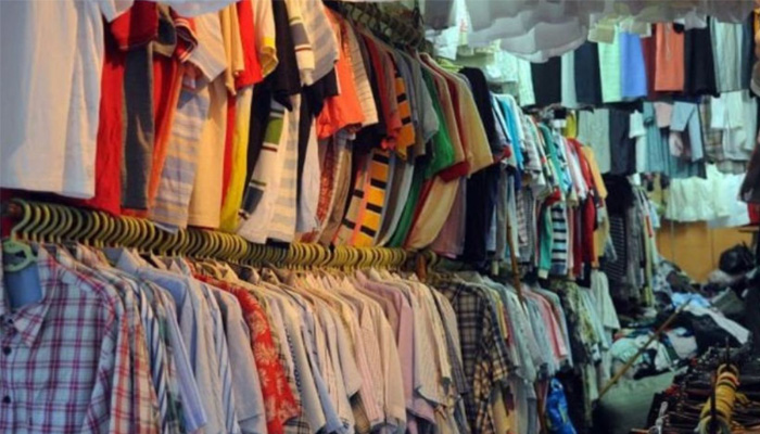 Nhập hàng quần áo tại chợ Bà Chiểu