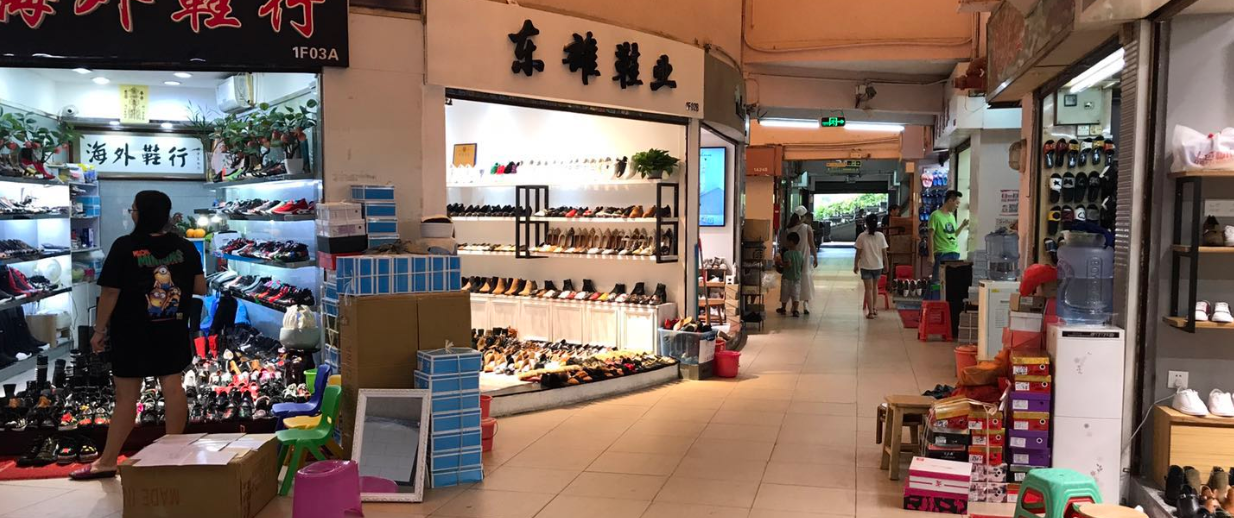Giày dép Trung Quốc đa dạng mẫu mã