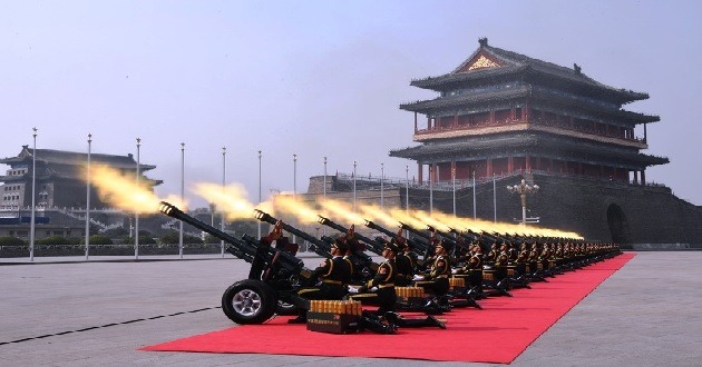 Nghi thức bắn đại bác tại lễ Quốc Khánh Trung Quốc